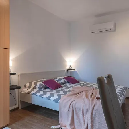 4 Bedroom Awesome In