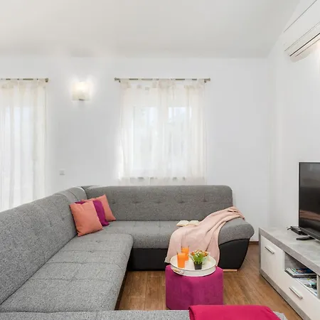 4 Bedroom Awesome In Ferienhaus