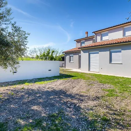 4 Bedroom Awesome In
