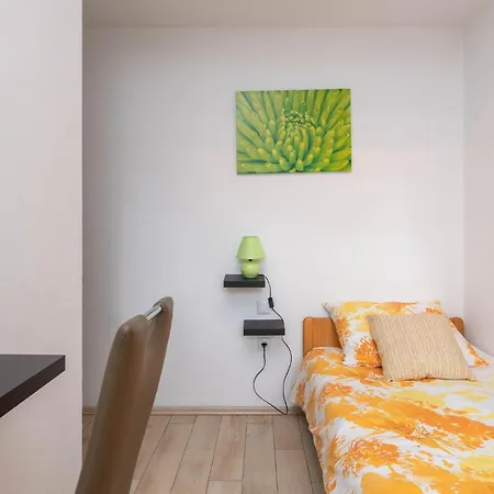 4 Bedroom Awesome In Ferienhaus *